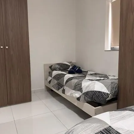 Large Penthouse In Apartman *